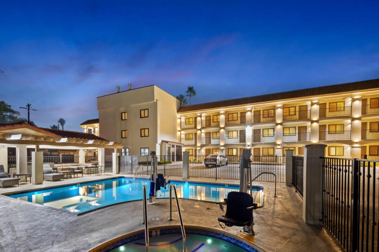 Hotel Huntington Duarte Екстериор снимка