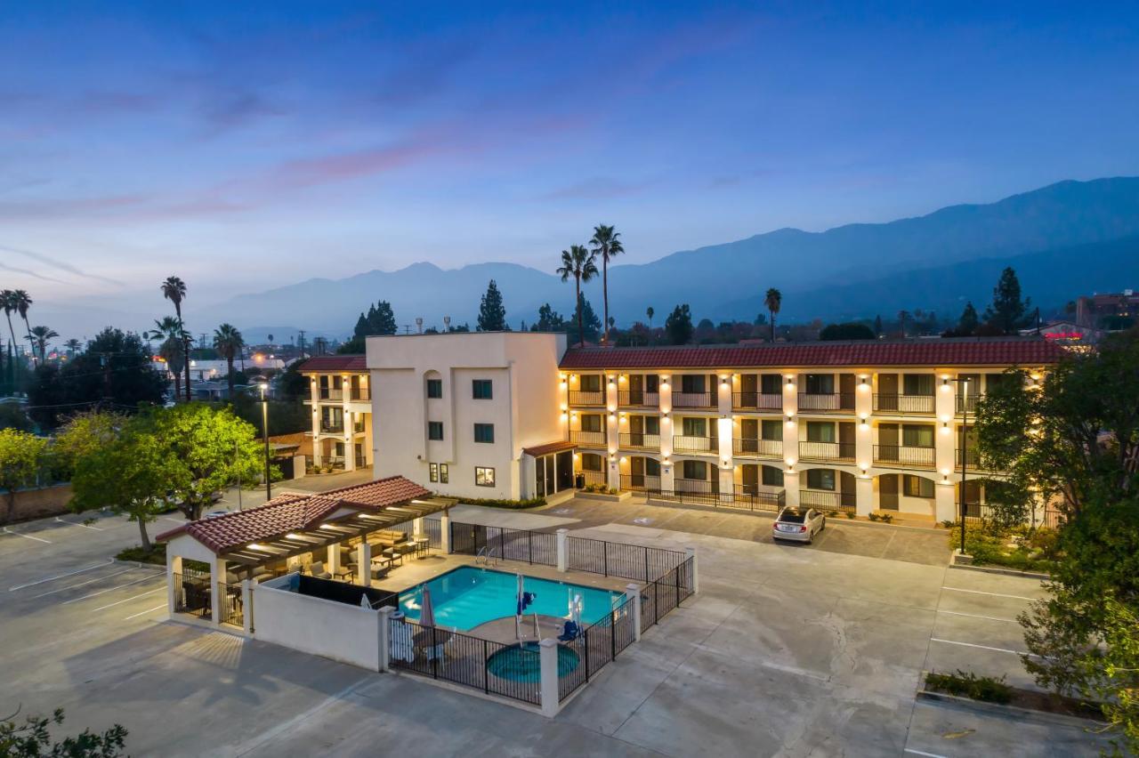 Hotel Huntington Duarte Екстериор снимка